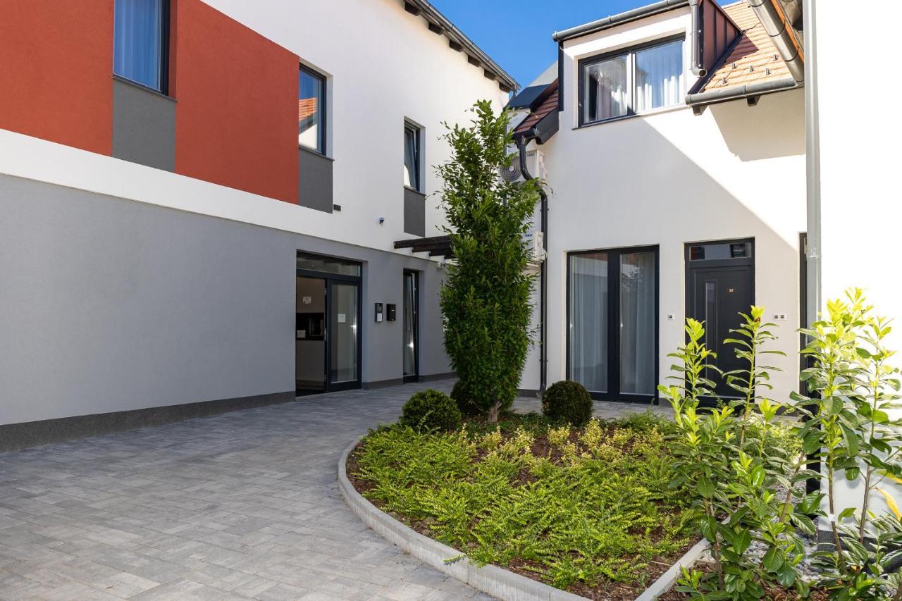 Dotis Apartman Тата Экстерьер фото